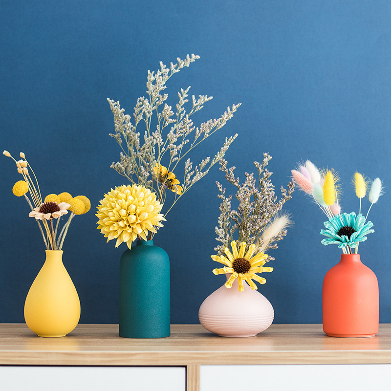 Fashionable Colorful Small Aromatherapy Bottles Matte Delicate Ceramic decorative Flower Vase Desktop