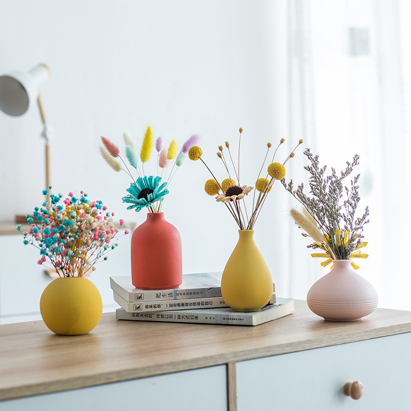 Fashionable Colorful Small Aromatherapy Bottles Matte Delicate Ceramic decorative Flower Vase Desktop