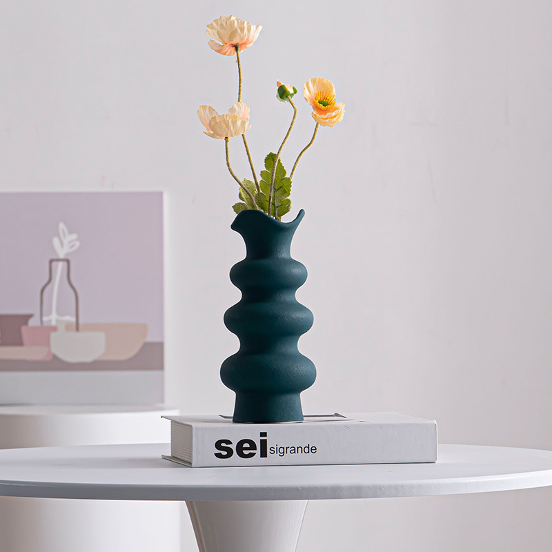 Pastoral creative and colorful ceramic decoration, dry flower vases, water raised flowers, dining tables, living rooms, flower arrangements, and decorations